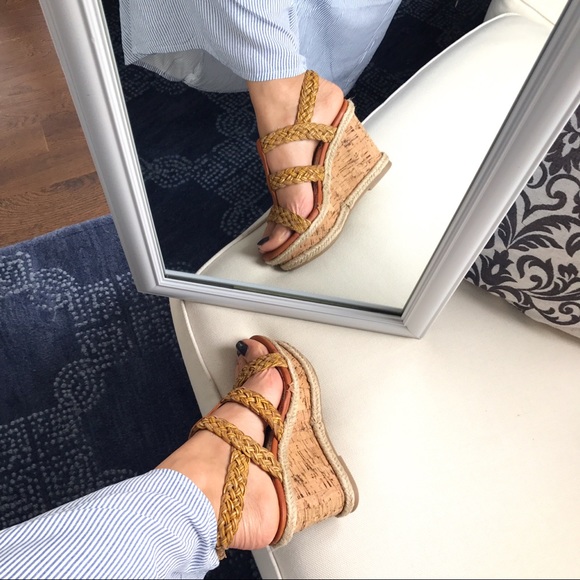 TAN CORK BRAIDED CUTOUT WEDGES! 👡 - Picture 8 of 8